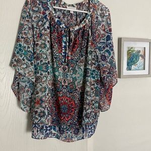 Beautiful tunic top.  Very colorful size m